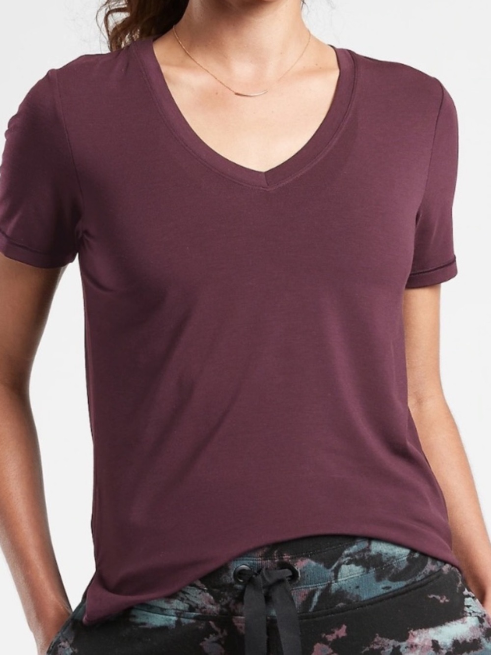 NWT Athleta Essential V-Neck Tee